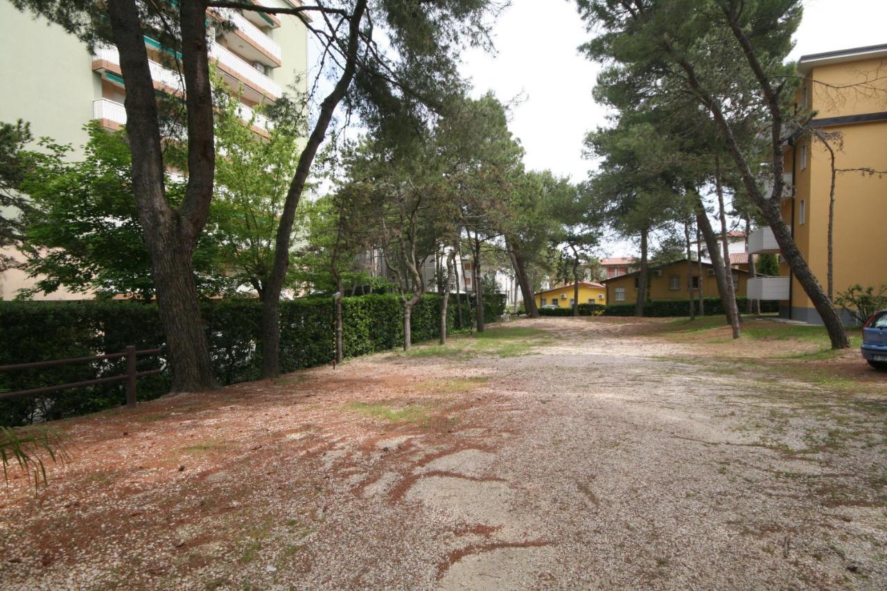 Ba- Tintoretto Apartments - Lignano Sabbiadoro Buitenkant foto