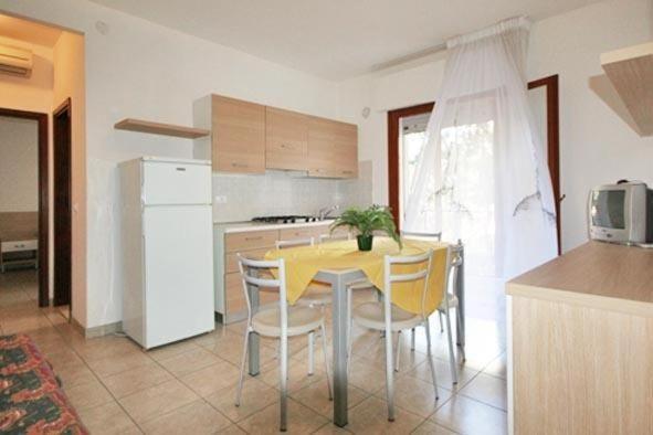 Ba- Tintoretto Apartments - Lignano Sabbiadoro Buitenkant foto