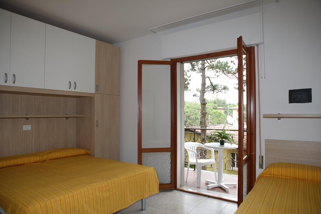 Ba- Tintoretto Apartments - Lignano Sabbiadoro Kamer foto